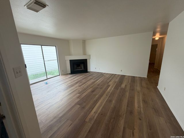 7643 Chatsworth, San Antonio, TX 78250