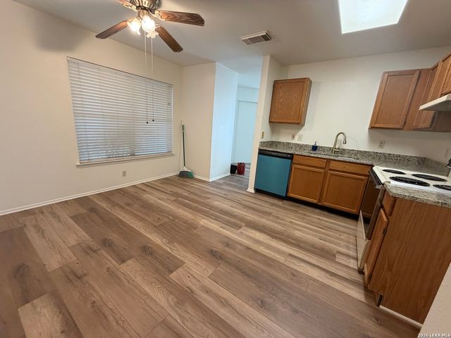 7643 Chatsworth, San Antonio, TX 78250