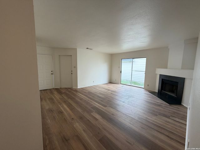 7643 Chatsworth, San Antonio, TX 78250