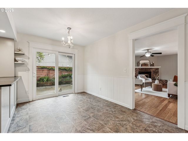 7670 Sw DANIELLE Ave, Beaverton, OR 97008