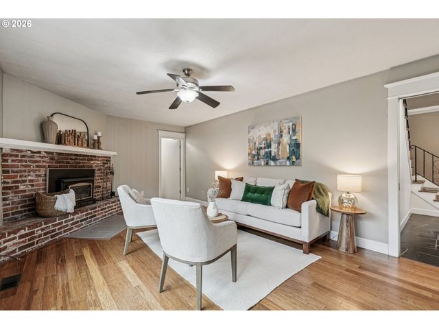 7670 Sw DANIELLE Ave, Beaverton, OR 97008