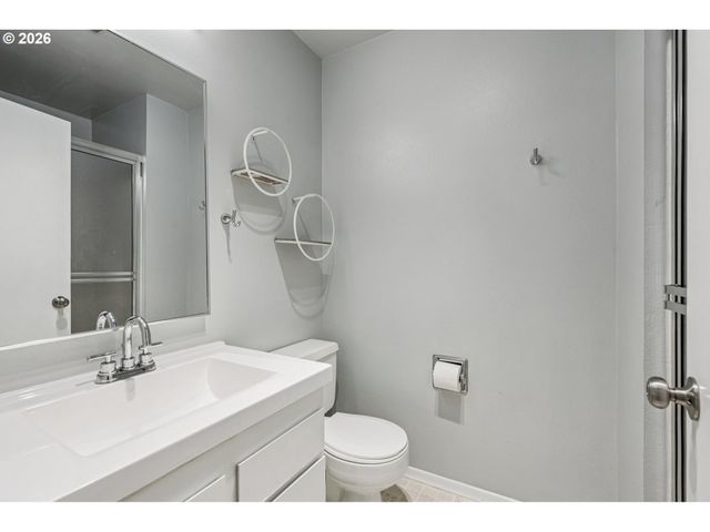 7670 Sw DANIELLE Ave, Beaverton, OR 97008