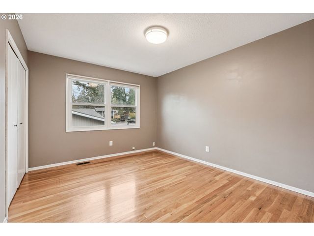 7670 Sw DANIELLE Ave, Beaverton, OR 97008