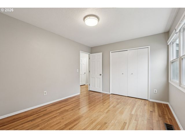 7670 Sw DANIELLE Ave, Beaverton, OR 97008