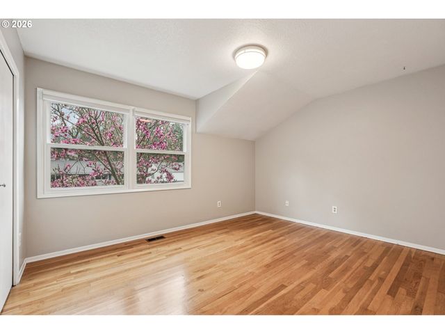 7670 Sw DANIELLE Ave, Beaverton, OR 97008