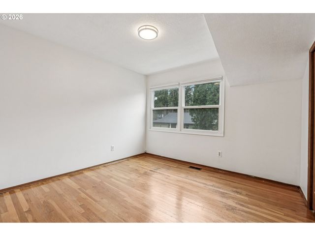 7670 Sw DANIELLE Ave, Beaverton, OR 97008