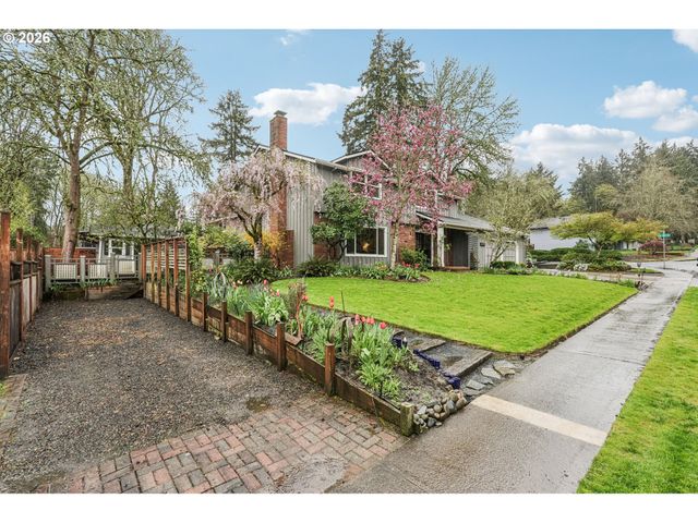 7670 Sw DANIELLE Ave, Beaverton, OR 97008