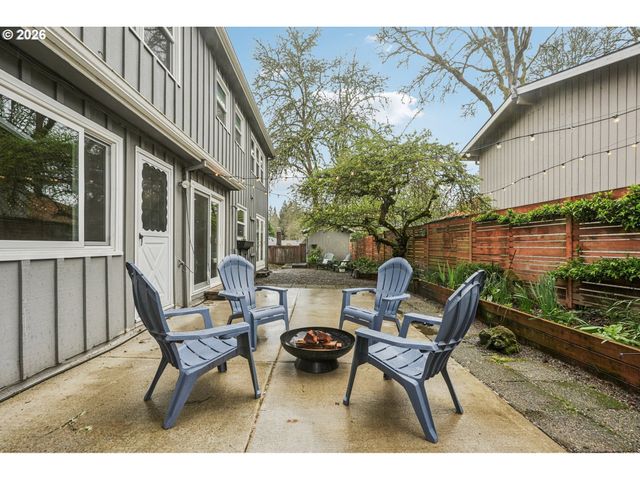 7670 Sw DANIELLE Ave, Beaverton, OR 97008