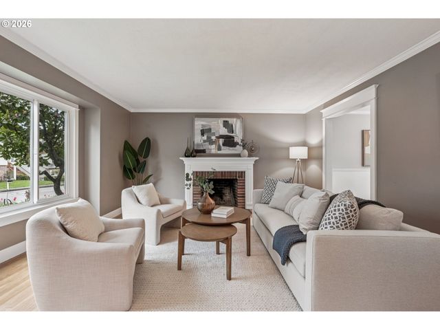 7670 Sw DANIELLE Ave, Beaverton, OR 97008