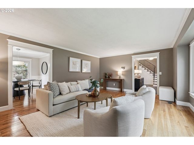 7670 Sw DANIELLE Ave, Beaverton, OR 97008