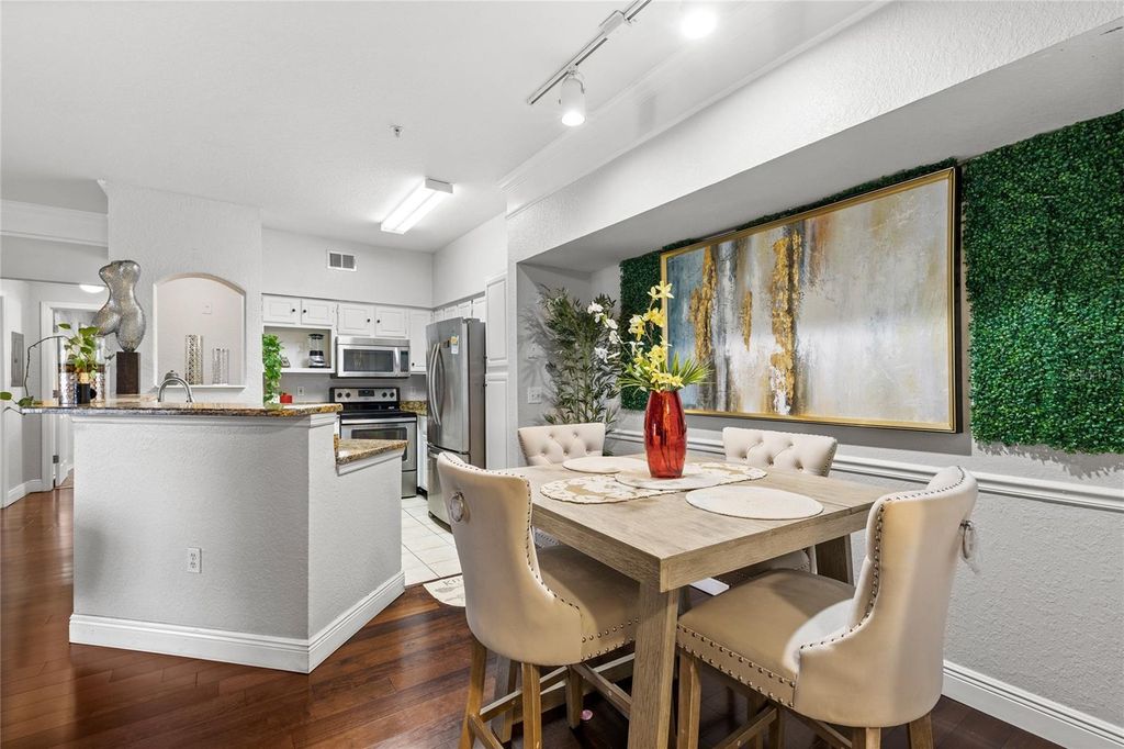 Image 4 of property listing at 3480 SOHO STREET 201, Orlando, FL 32835