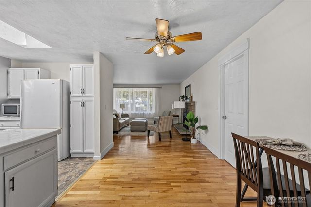 21718 88th Avenue W, Edmonds, WA 98026