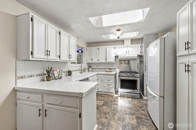 21718 88th Avenue W, Edmonds, WA 98026