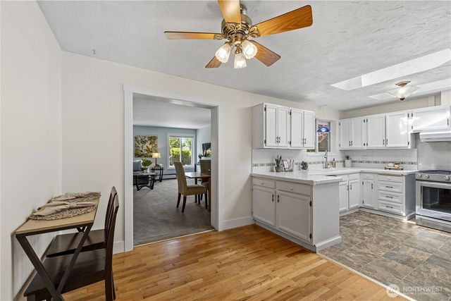 21718 88th Avenue W, Edmonds, WA 98026