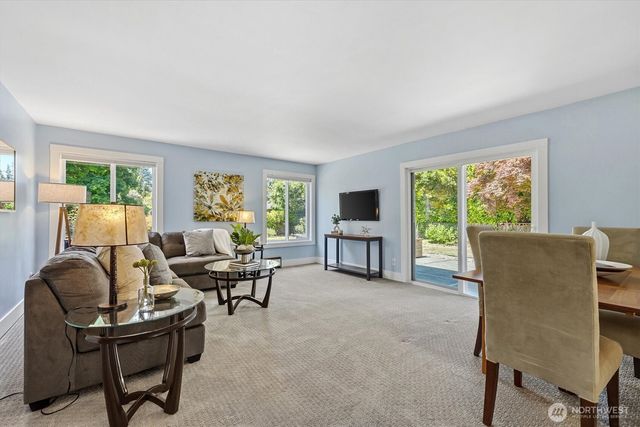 21718 88th Avenue W, Edmonds, WA 98026