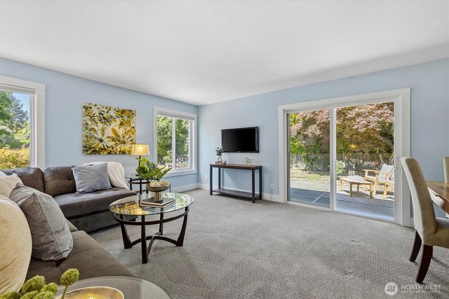 21718 88th Avenue W, Edmonds, WA 98026