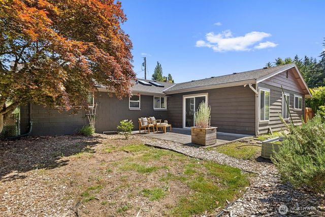 21718 88th Avenue W, Edmonds, WA 98026