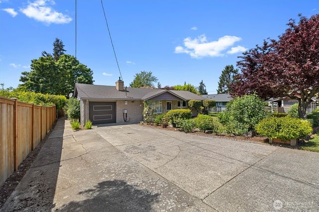 21718 88th Avenue W, Edmonds, WA 98026