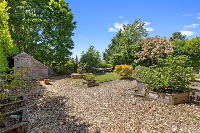 21718 88th Avenue W, Edmonds, WA 98026