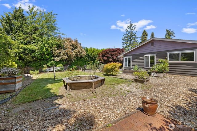 21718 88th Avenue W, Edmonds, WA 98026
