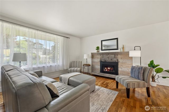 21718 88th Avenue W, Edmonds, WA 98026