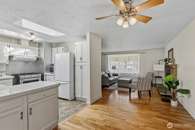 21718 88th Avenue W, Edmonds, WA 98026