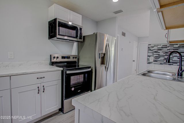 2519 MARCH HARE Lane, Jacksonville, FL 32210