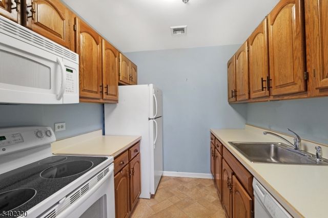 240 Main St 305, Little Falls Twp., NJ 07424