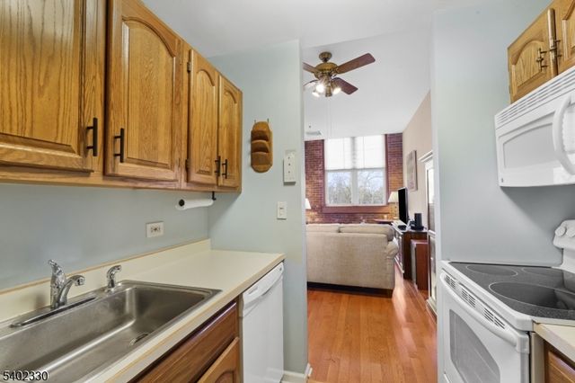 240 Main St 305, Little Falls Twp., NJ 07424