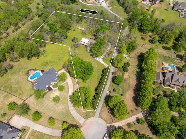 147 Abbey Lane, Fayetteville, AR 72703