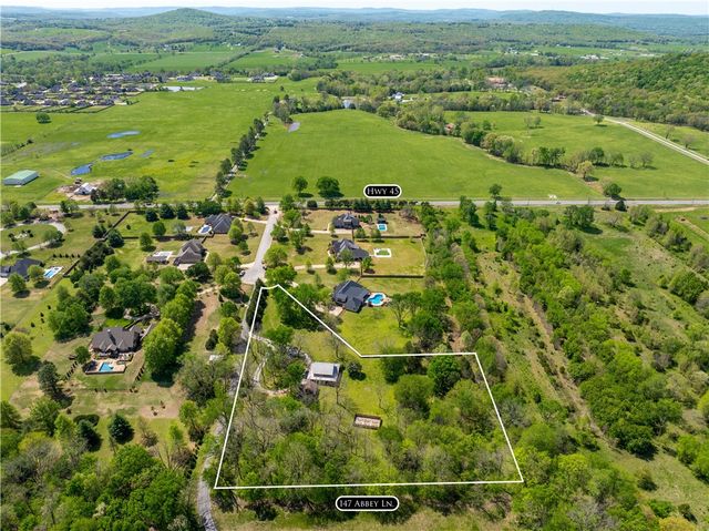 147 Abbey Lane, Fayetteville, AR 72703