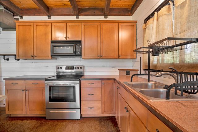 147 Abbey Lane, Fayetteville, AR 72703