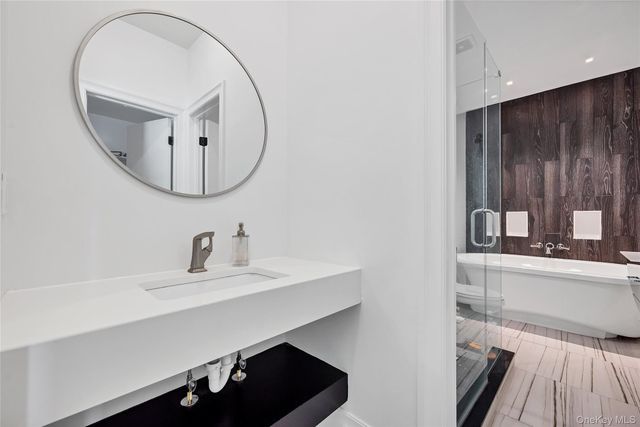 31 Walnut Ridge Lane, Bloomingburg, NY 12721