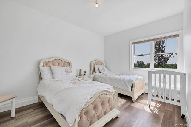 31 Walnut Ridge Lane, Bloomingburg, NY 12721