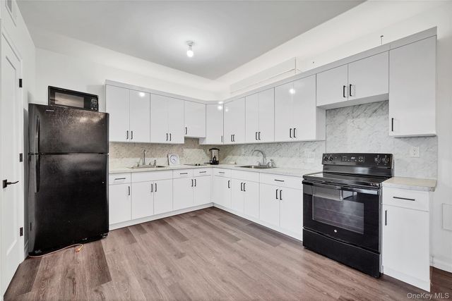 31 Walnut Ridge Lane, Bloomingburg, NY 12721