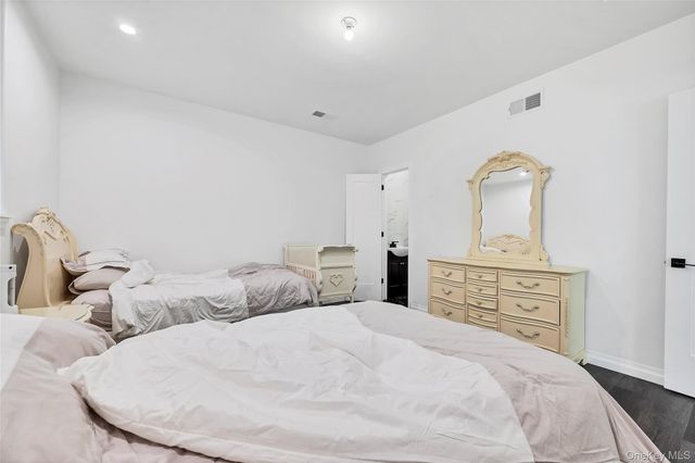 31 Walnut Ridge Lane, Bloomingburg, NY 12721