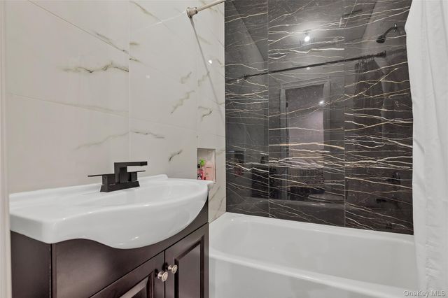 31 Walnut Ridge Lane, Bloomingburg, NY 12721