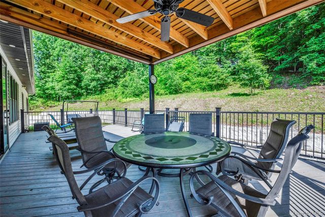 31 Walnut Ridge Lane, Bloomingburg, NY 12721