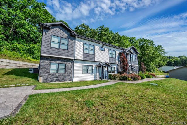 31 Walnut Ridge Lane, Bloomingburg, NY 12721