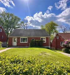 221 Dorothy Dr, Penn Hills, PA 15235