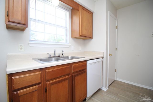 509 Wood Crest Way, Pensacola, FL 32506