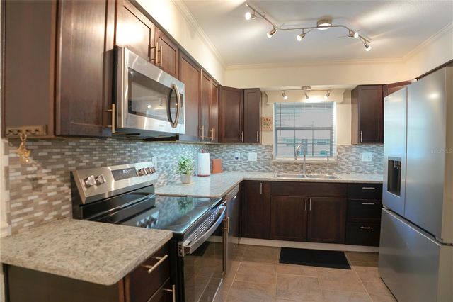 916 VERMONT AVENUE, St Cloud, FL 34769