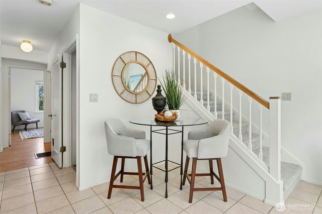 9710 8th Avenue NE, Seattle, WA 98115