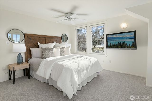 9710 8th Avenue NE, Seattle, WA 98115