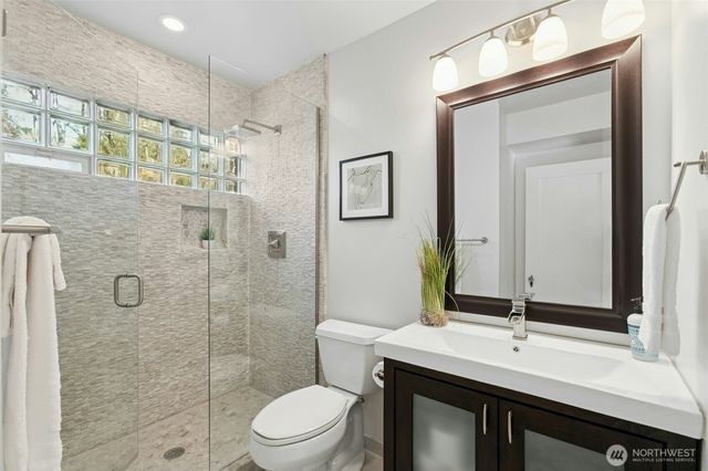 9710 8th Avenue NE, Seattle, WA 98115