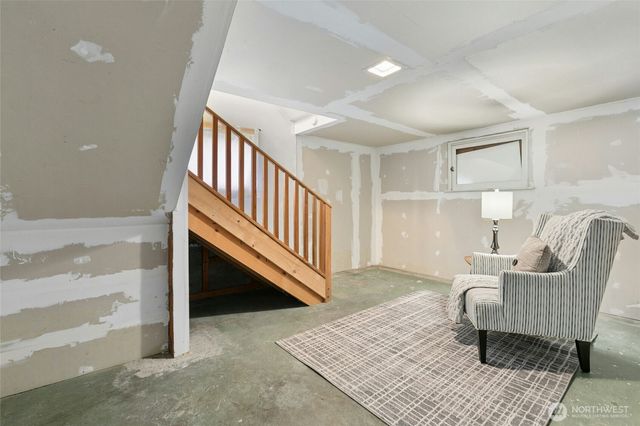 9710 8th Avenue NE, Seattle, WA 98115