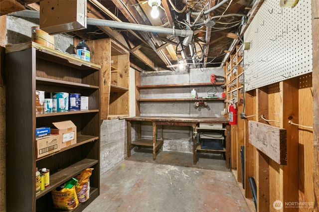 9710 8th Avenue NE, Seattle, WA 98115