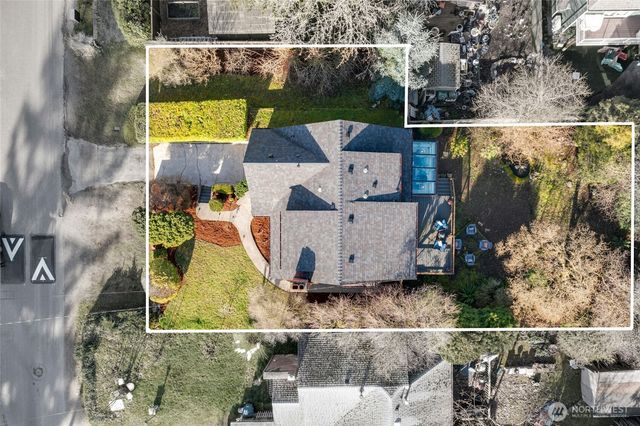 9710 8th Avenue NE, Seattle, WA 98115