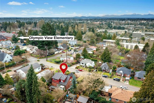 9710 8th Avenue NE, Seattle, WA 98115