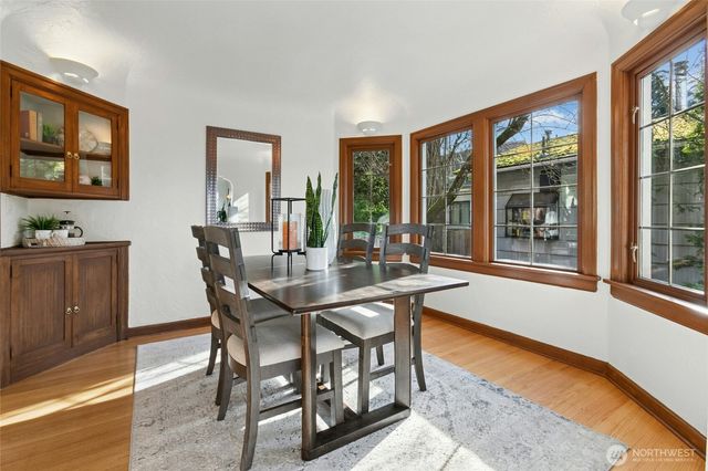 9710 8th Avenue NE, Seattle, WA 98115